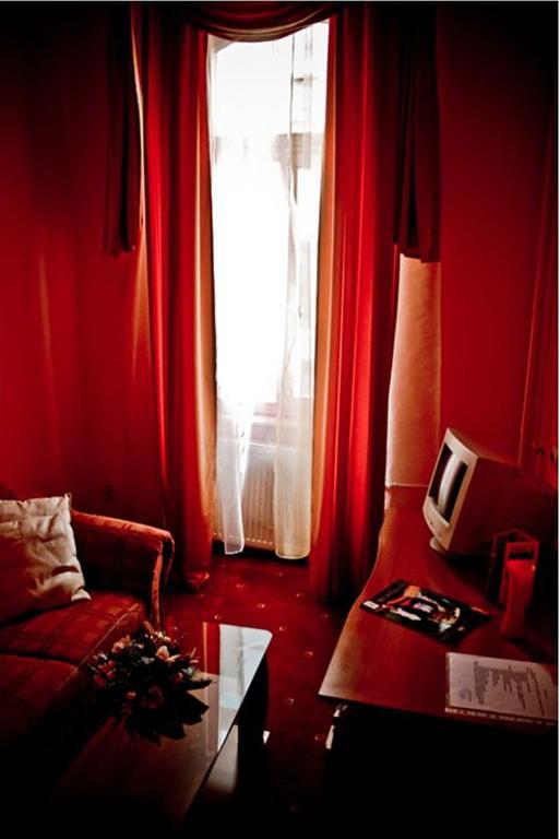 Hotel Арад Экстерьер фото