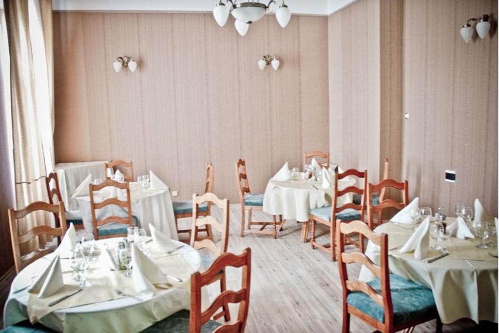 Hotel Арад Экстерьер фото
